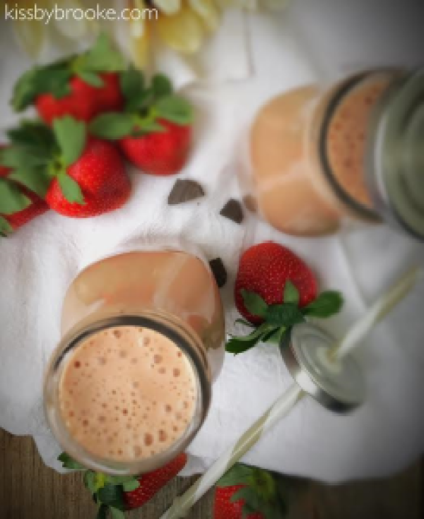 chocolate-strawberry-bliss-smoothie